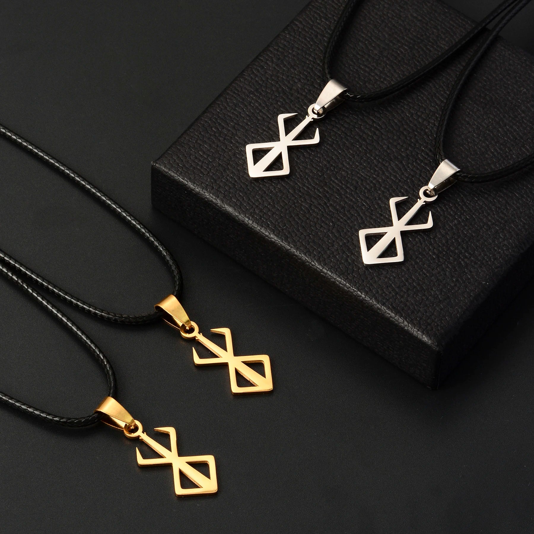 Anime Pendant & Bracelet Set – Ace & Berserk Collection