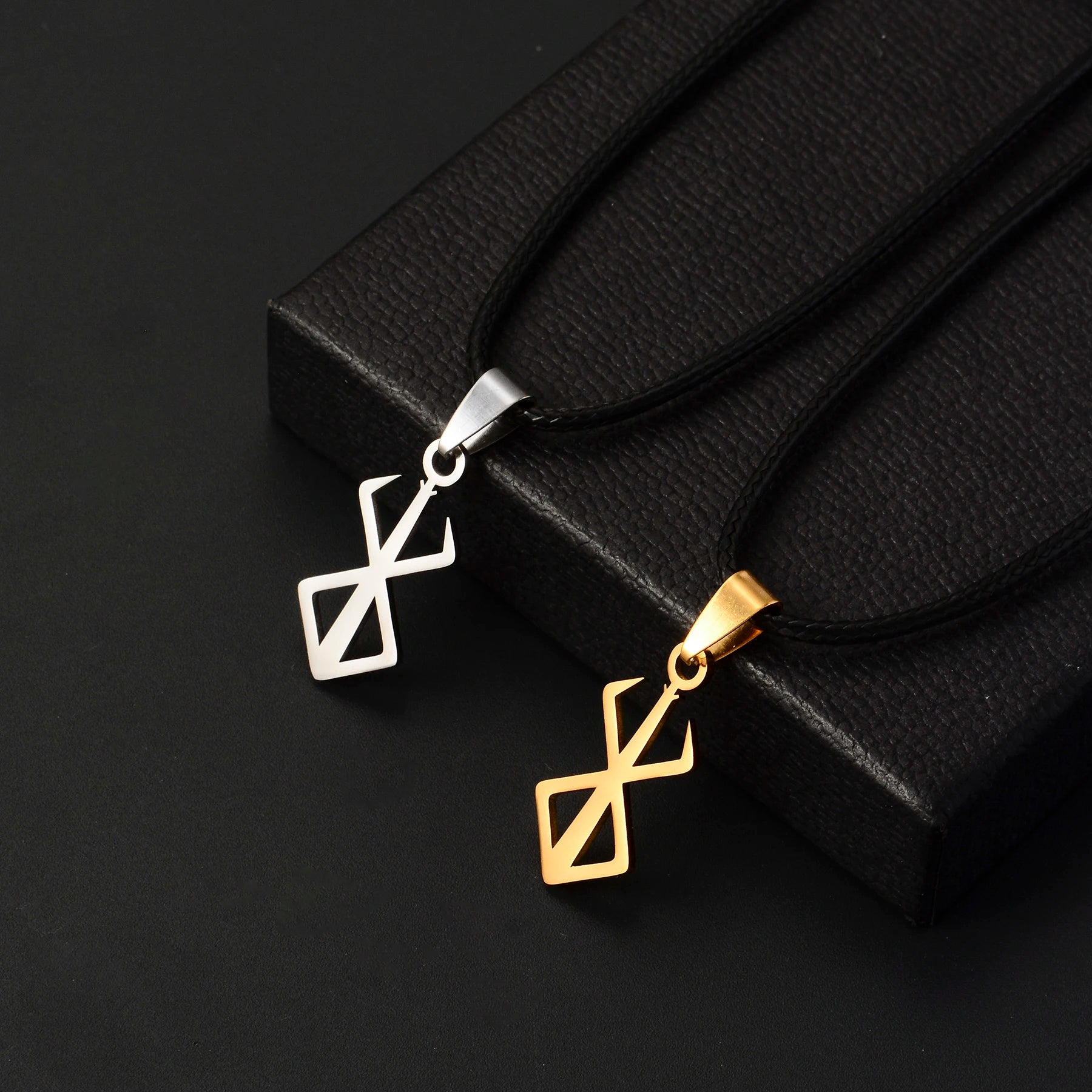 Anime Pendant & Bracelet Set – Ace & Berserk Collection